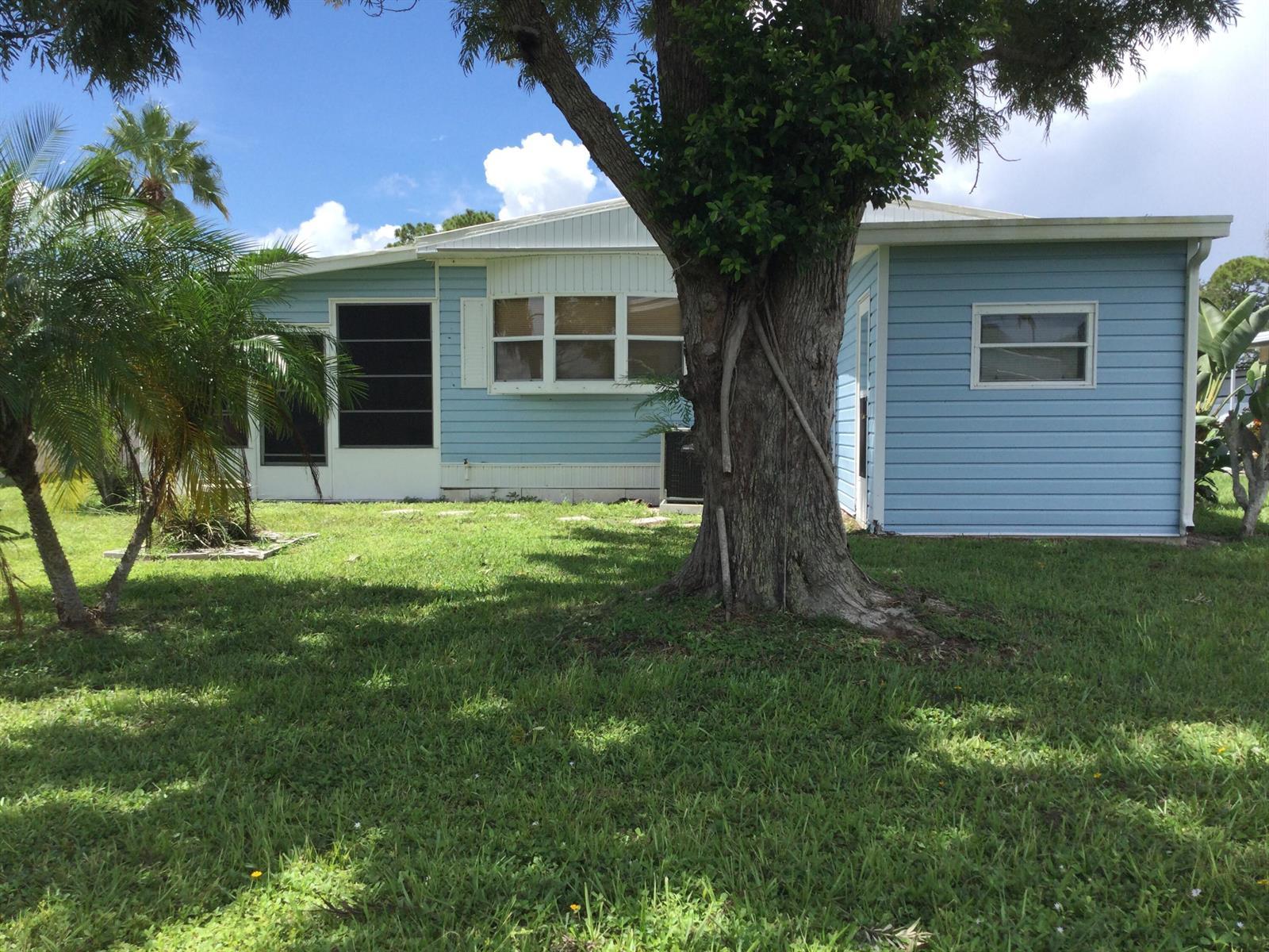 114 Camino Del Rio, Port St. Lucie FL 34952 photo 2