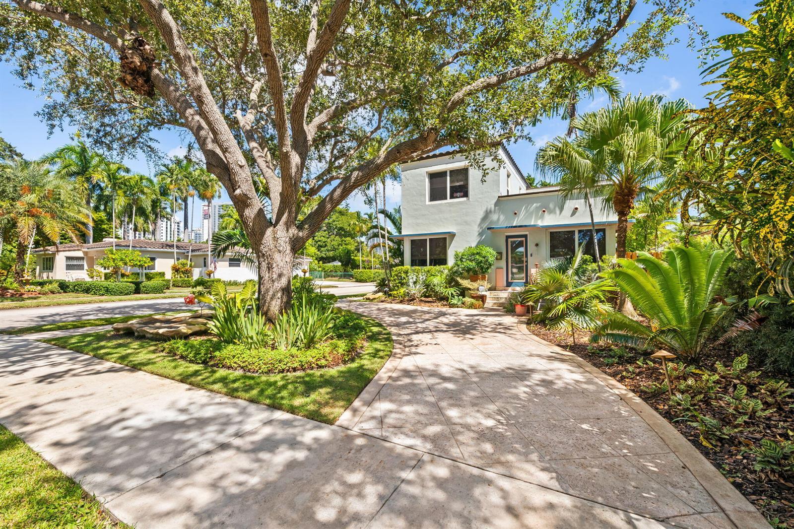1555 MONROE Street, Hollywood FL 33020 photo 2