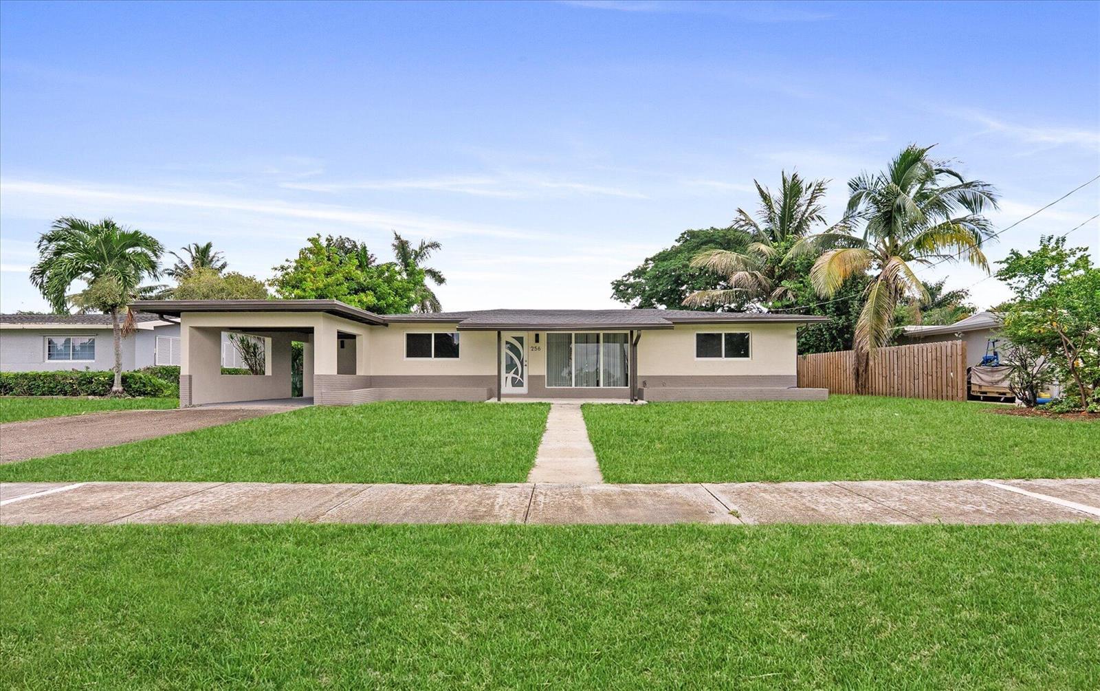 256 GREENBRIER Drive, Palm Springs FL 33461 photo 3