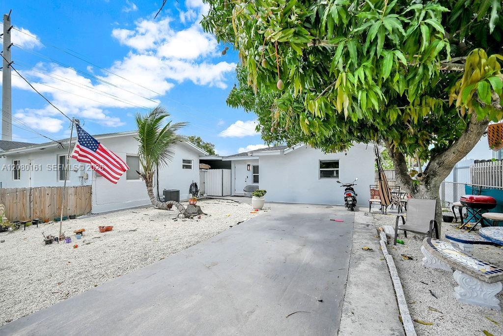 6501 SW 4th St # B, Miami FL 33144