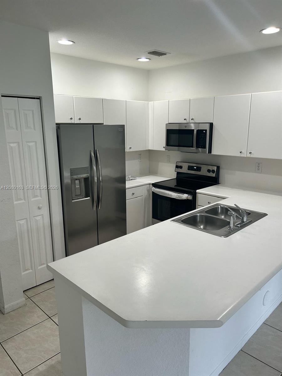 5737 NW 114th Path # 111, Doral FL 33178 photo 5