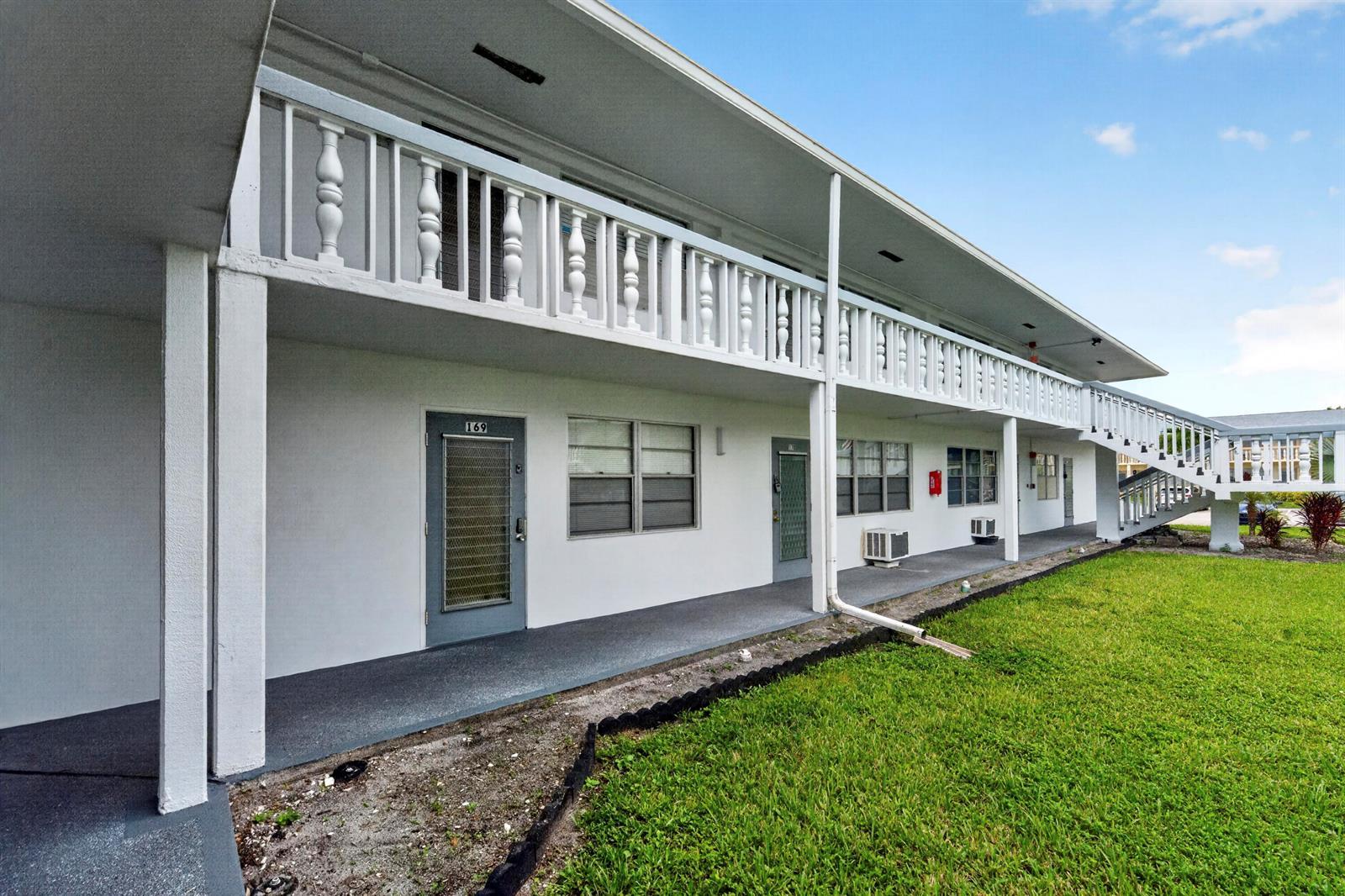 169 Westbury J # 169, Deerfield Beach FL 33442 photo 3