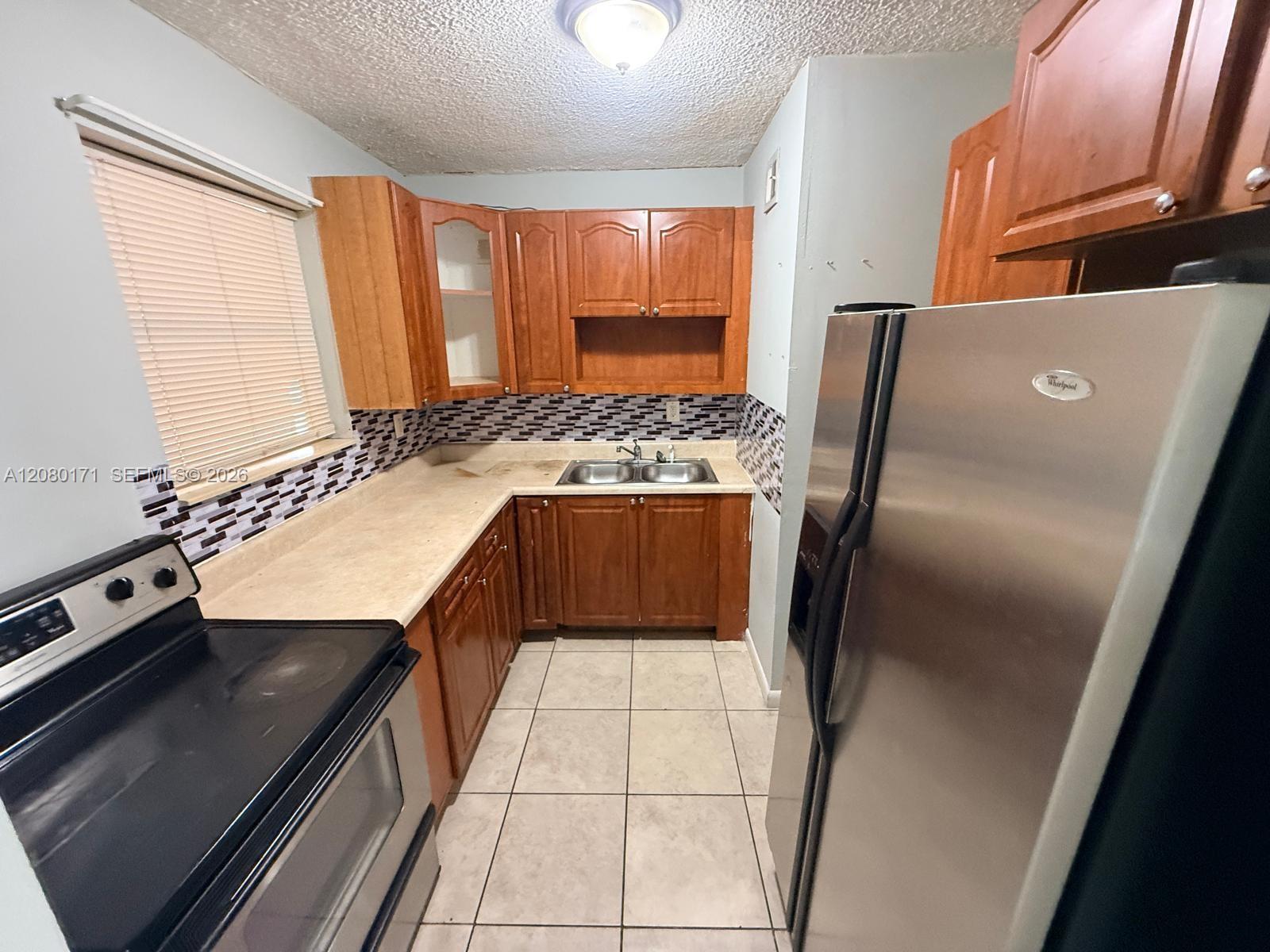 525 W 69th St # 106, Hialeah FL 33014 photo 3
