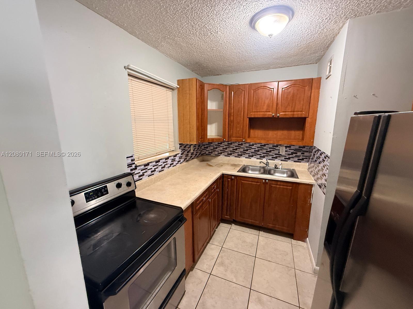 525 W 69th St # 106, Hialeah FL 33014 photo 4