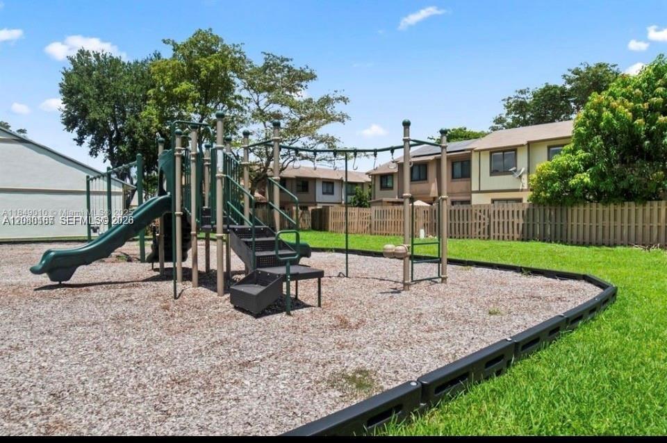 453 NE 210th Ter, Miami FL 33179 photo 3