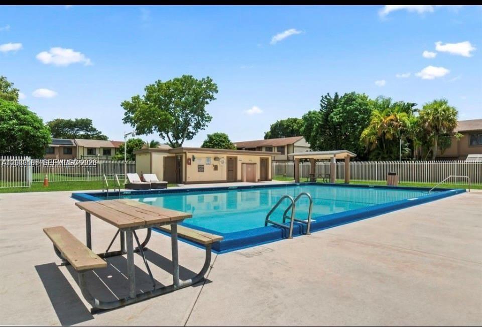 453 NE 210th Ter, Miami FL 33179 photo 5