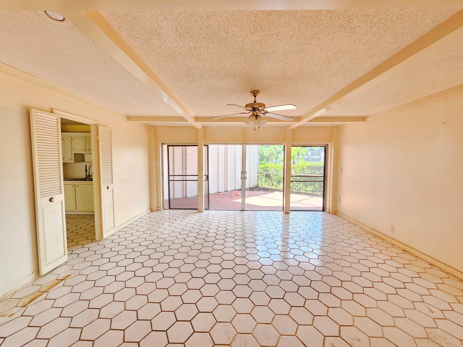 6 GREENWAY Village N # 105, Royal Palm Beach FL 33411 photo 2