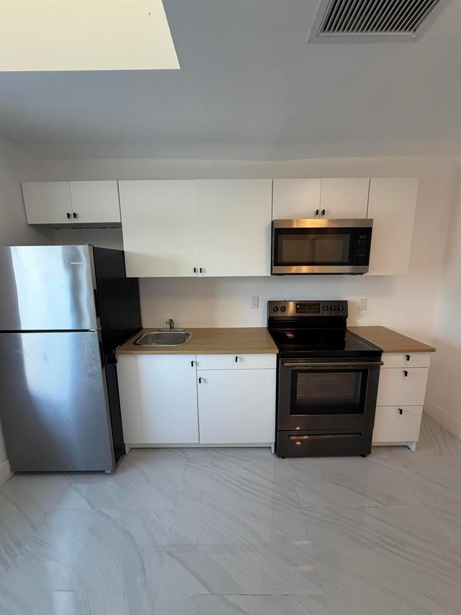 8211 BISCAYNE Boulevard # 1, Miami FL 33138 photo 2