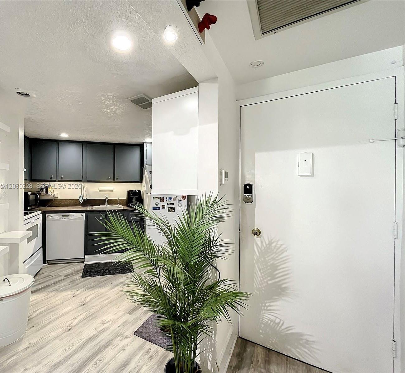 999 Brickell Bay Dr # 1010, Miami FL 33131 photo 2