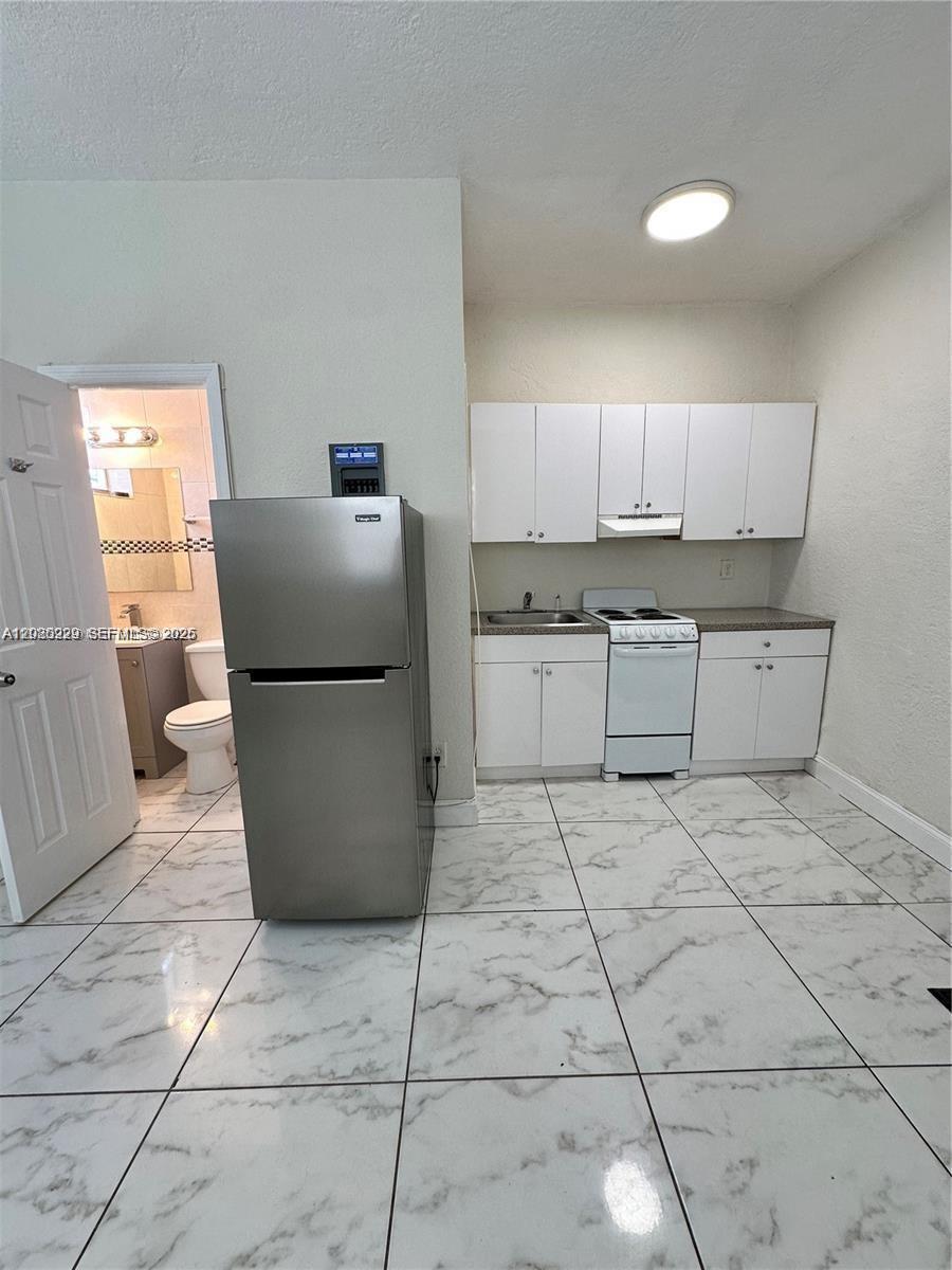 912 NW 9th Ave # 8, Hallandale Beach FL 33009 photo 2