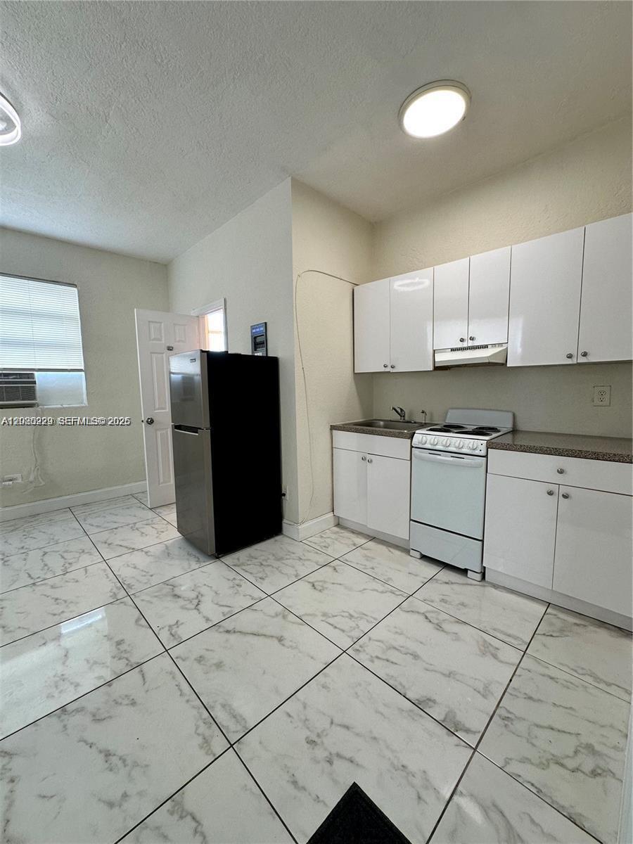 912 NW 9th Ave # 8, Hallandale Beach FL 33009 photo 3