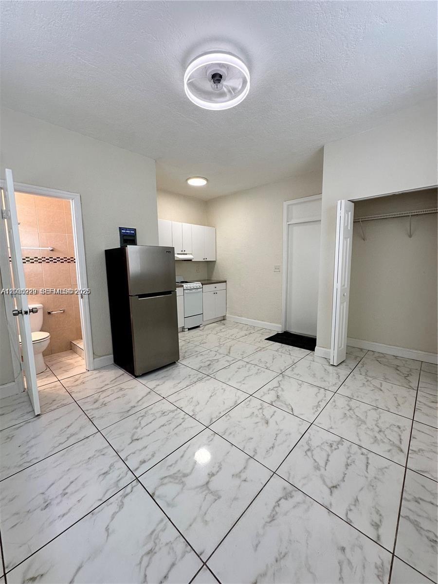 912 NW 9th Ave # 8, Hallandale Beach FL 33009 photo 5