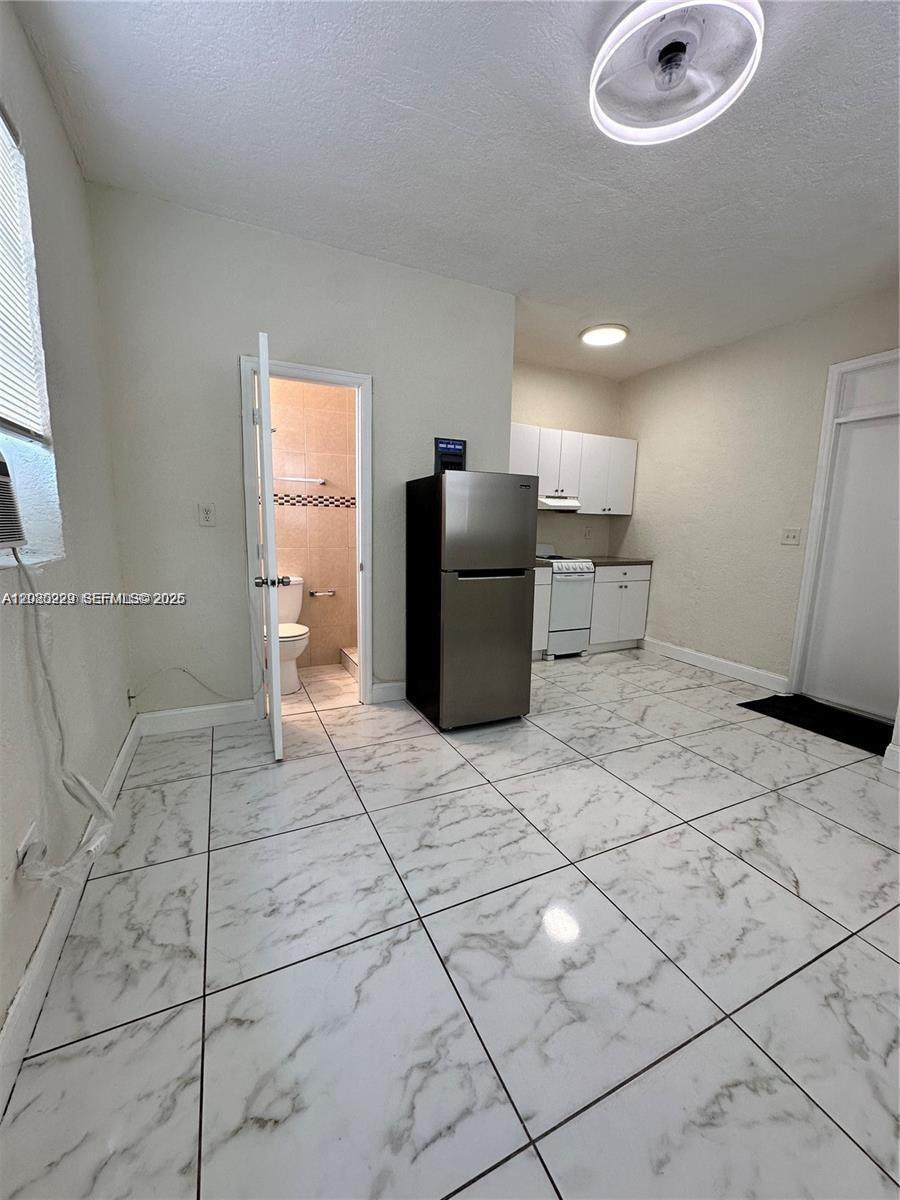 912 NW 9th Ave # 8, Hallandale Beach FL 33009 photo 4