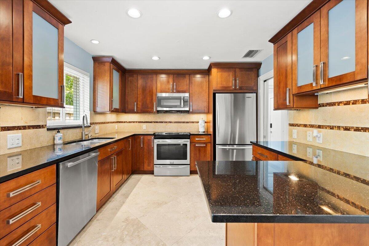 2137 NE 17TH Avenue, Wilton Manors FL 33305 photo 4