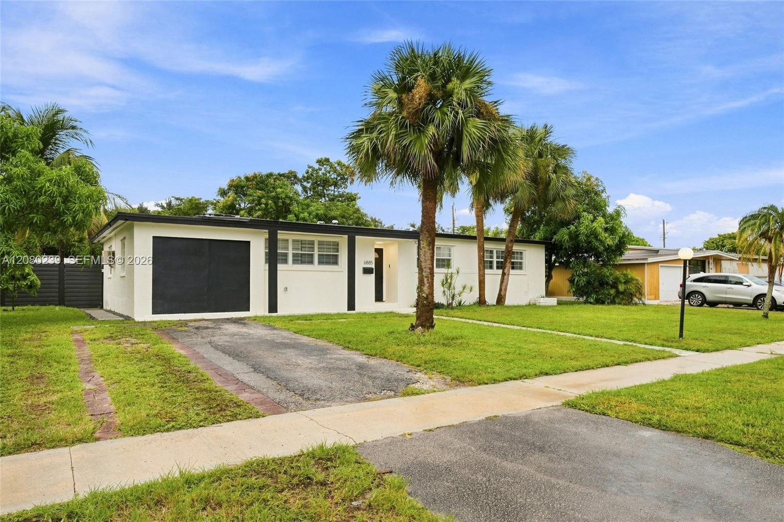 6885 NW 14th Ct, Plantation FL 33313 photo 3