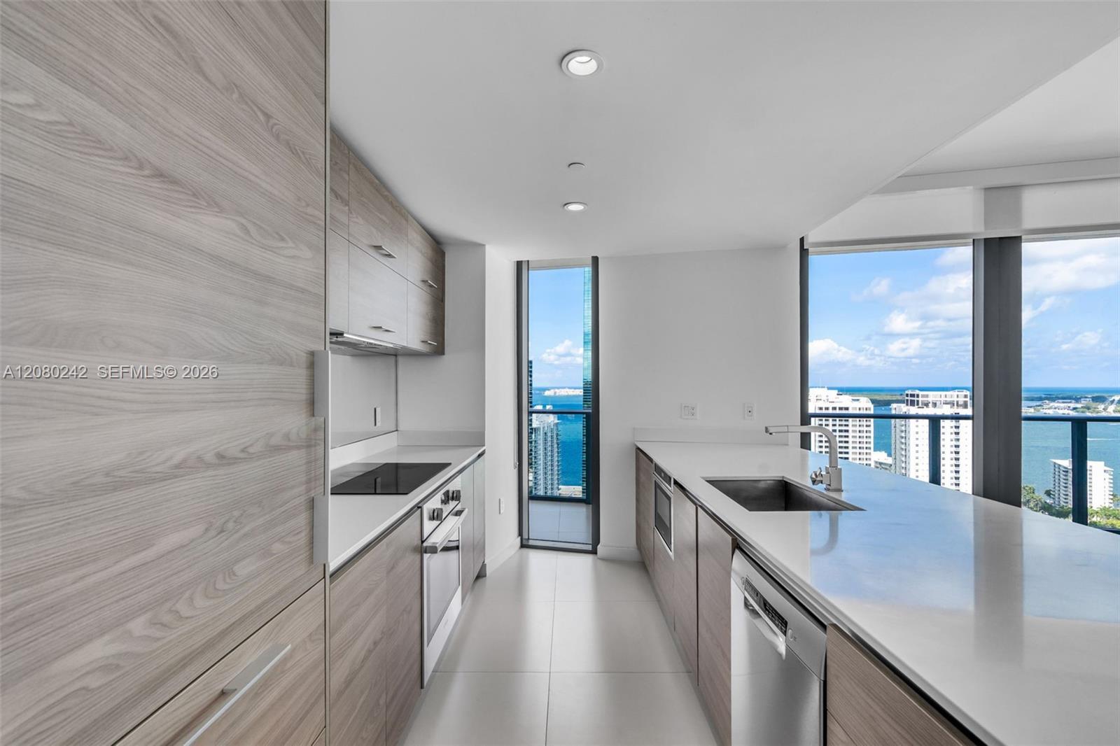 1300 S Miami Ave # 2905, Miami FL 33130 photo 4