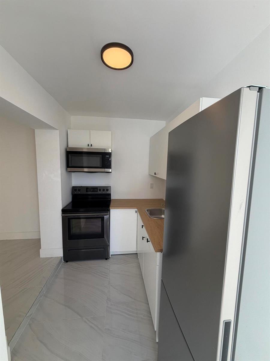 8211 BISCAYNE Boulevard # 3, Miami FL 33138 photo 2