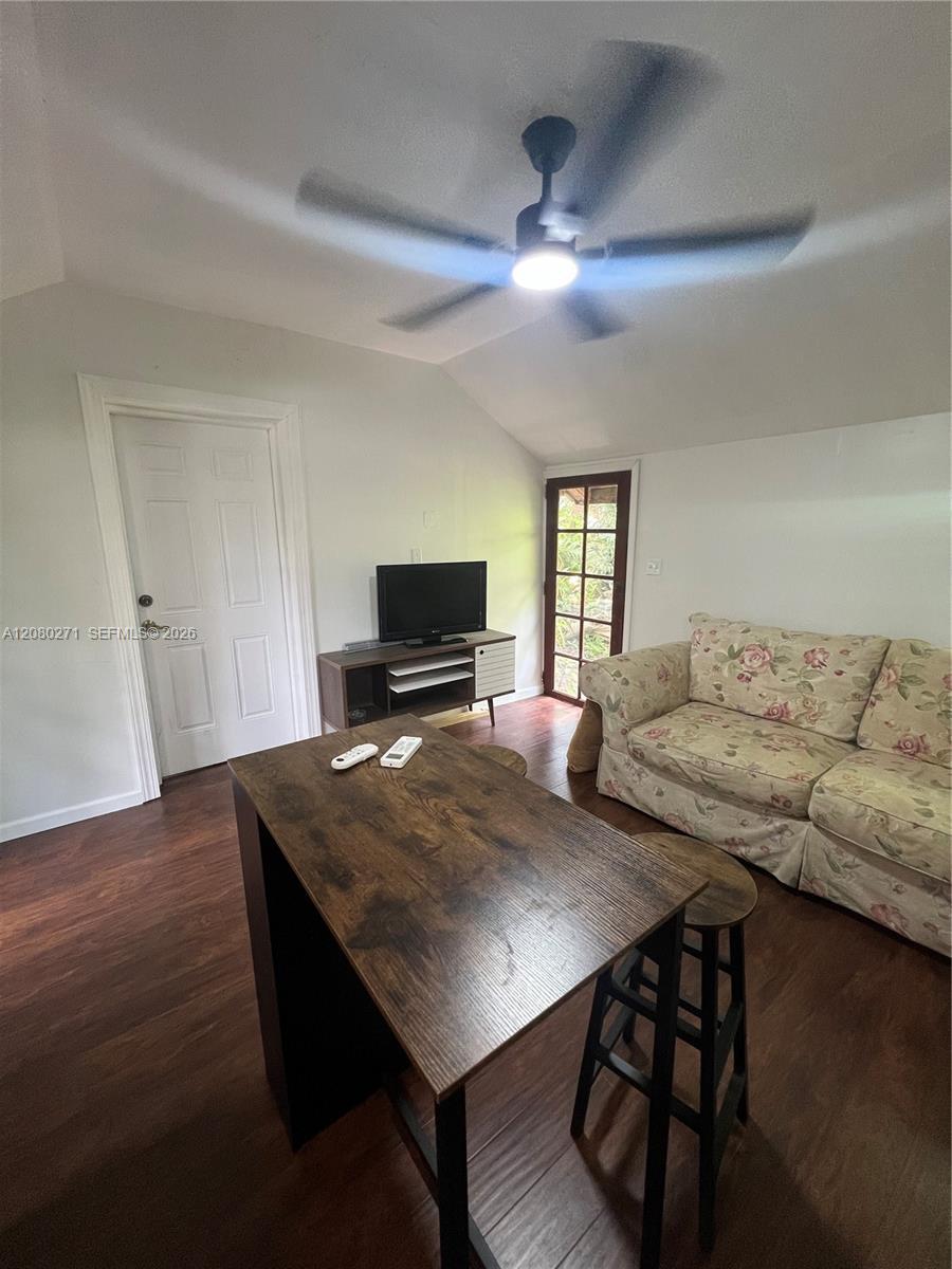 411 SW 1st St # 2, Florida City FL 33034 photo 2