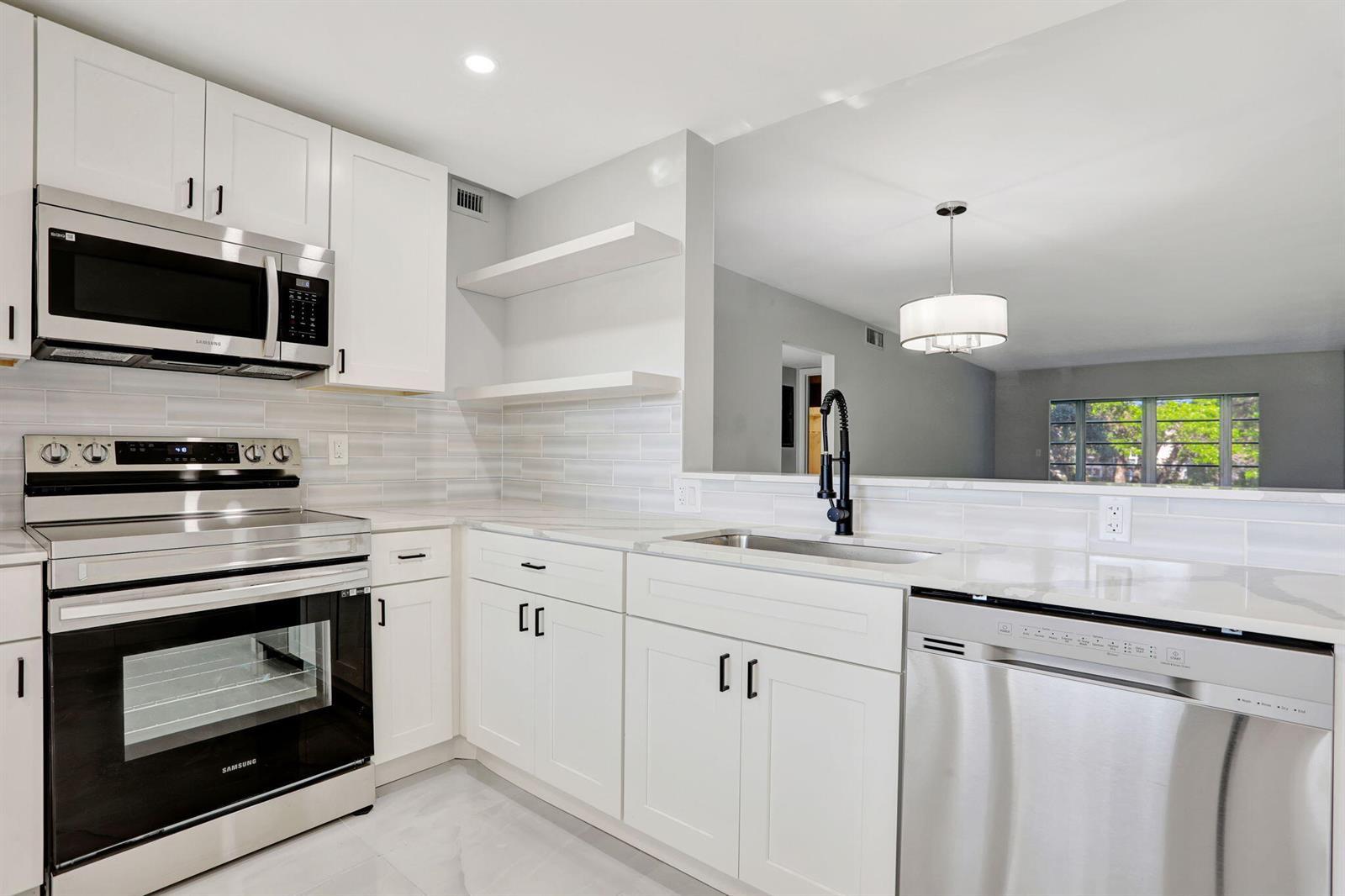2202 LUCAYA Bend # G2, Coconut Creek FL 33066