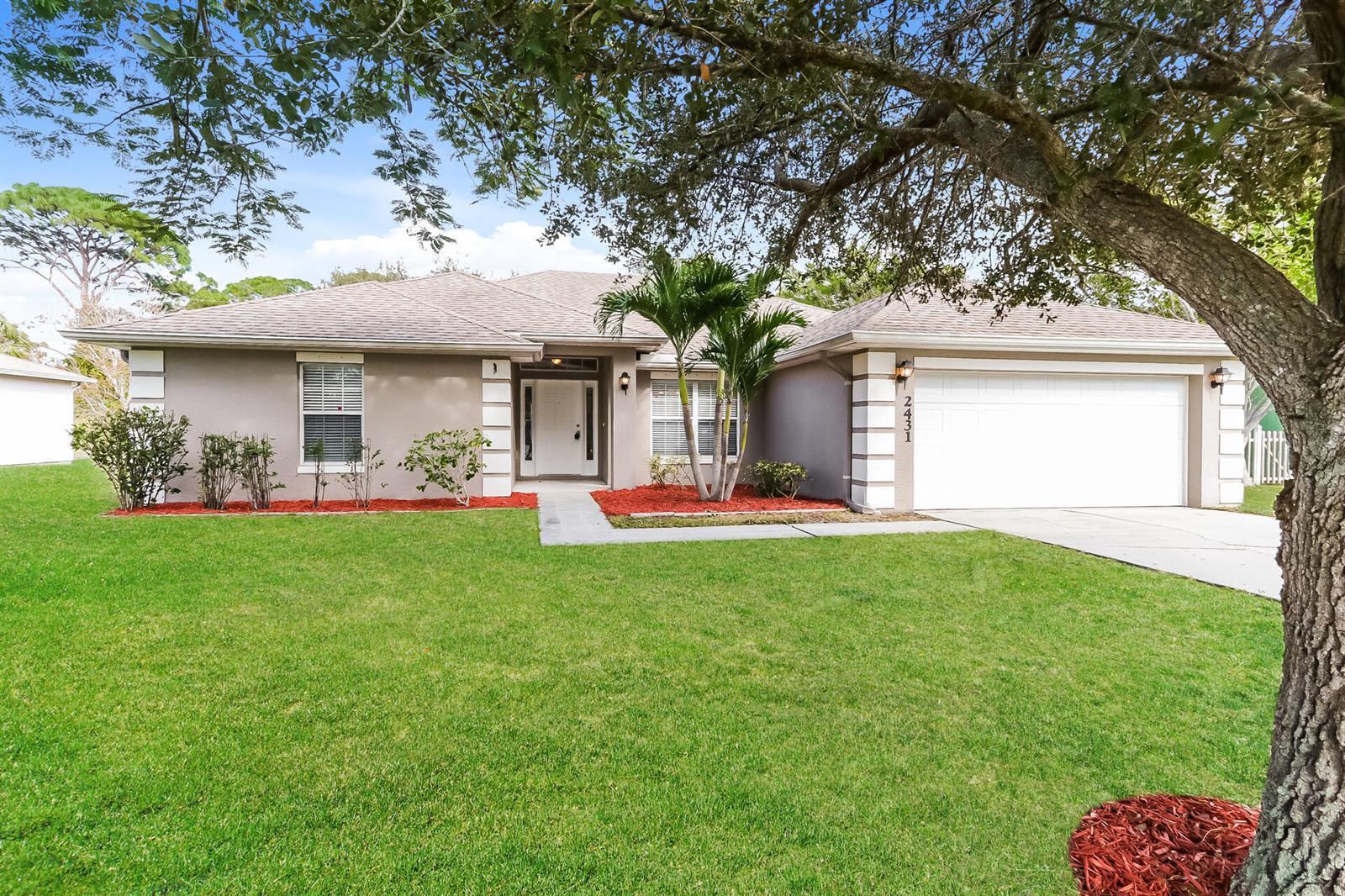 2431 SE GILBERT Avenue, Port St. Lucie FL 34952 photo 2