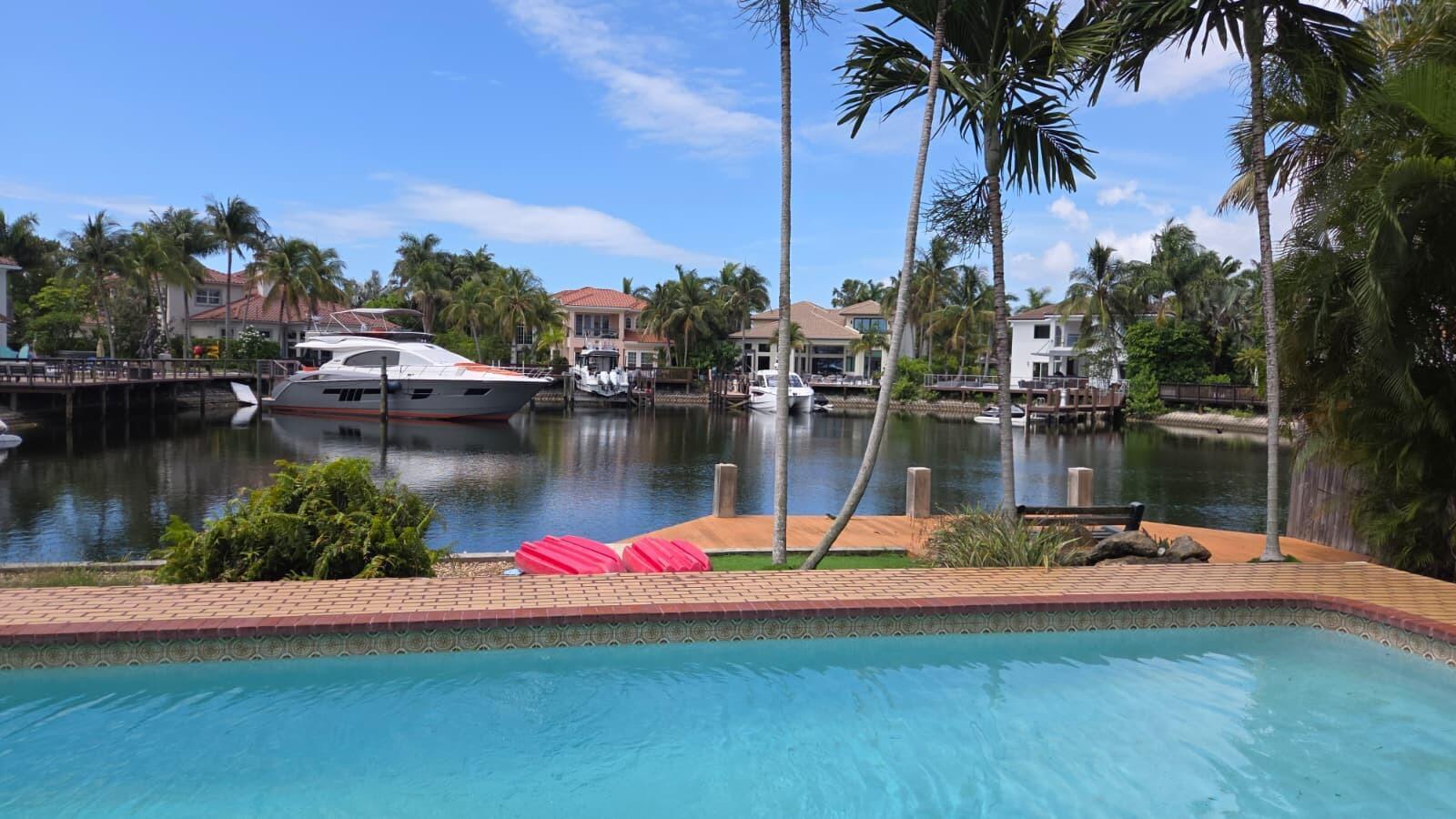 1104 WASHINGTON Street, Hollywood FL 33019 photo 3