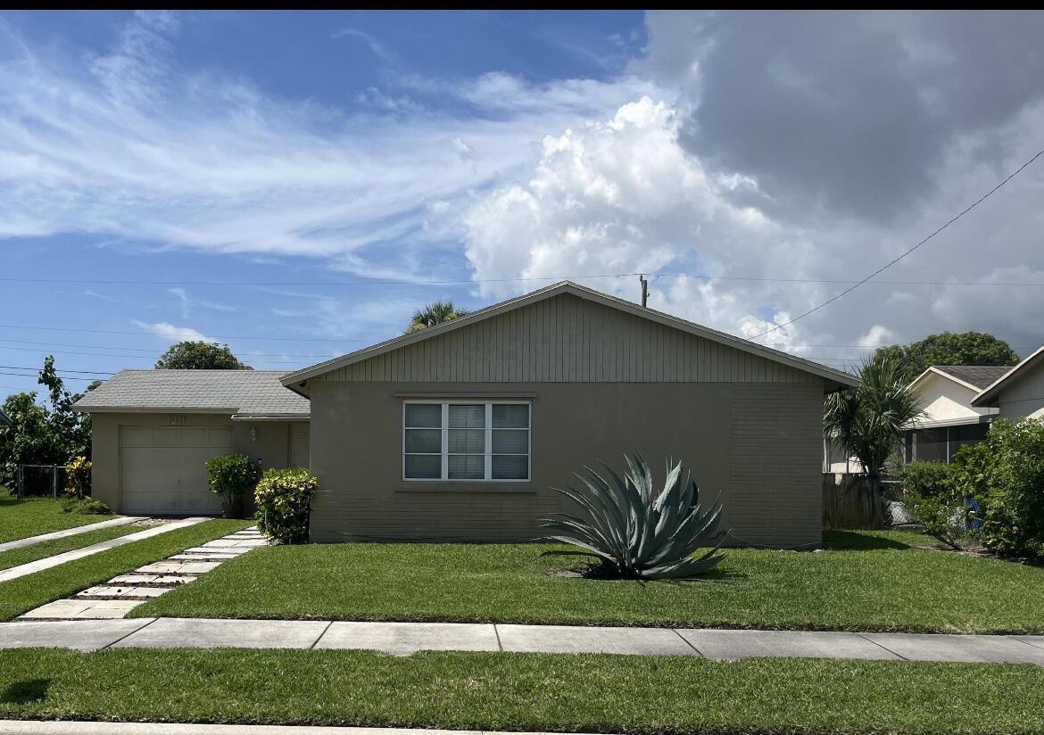 1211 W 27TH Street, Riviera Beach FL 33404 photo 2
