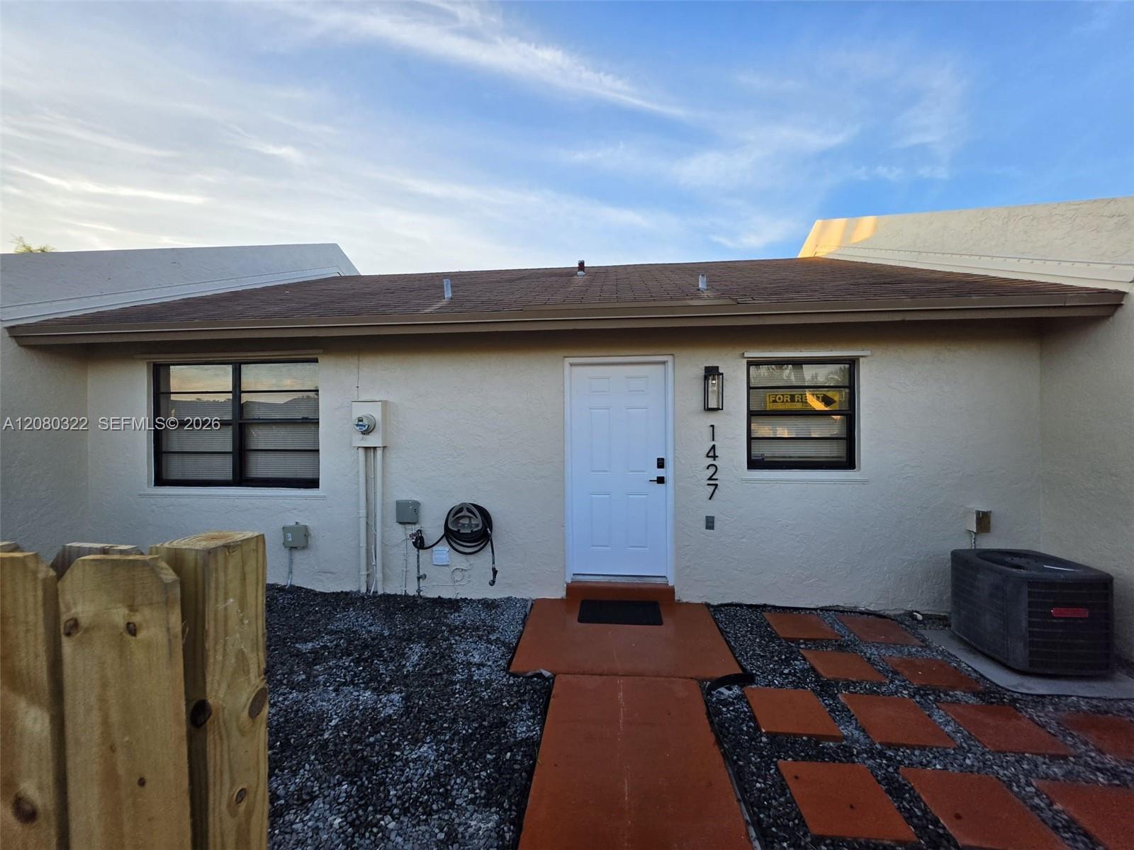 1427 Towhee St, Homestead FL 33035 photo 2