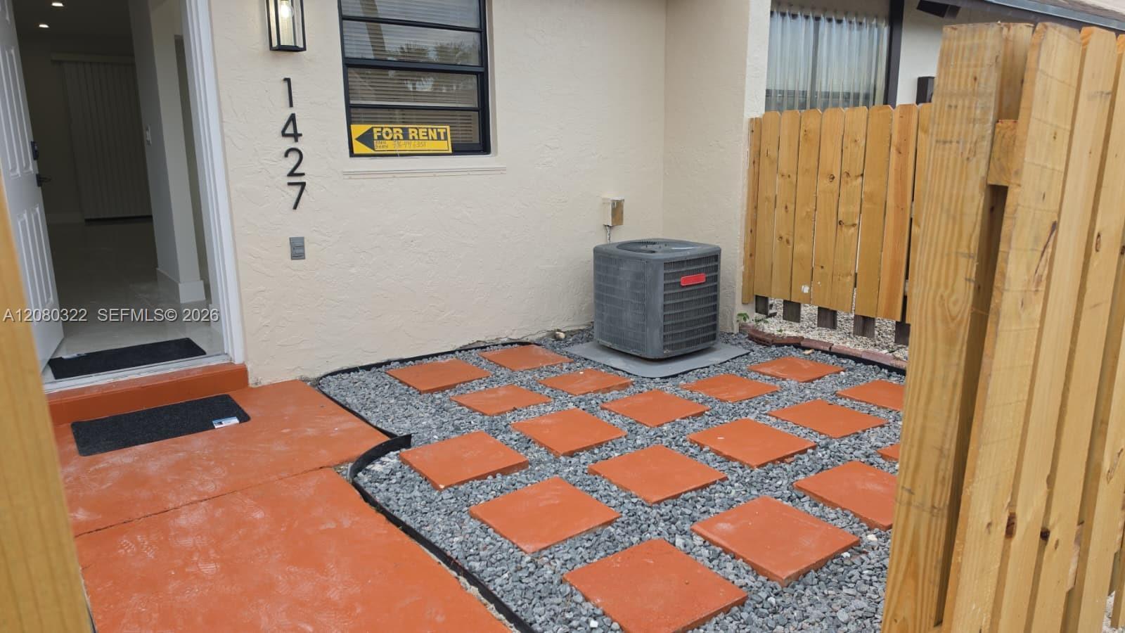 1427 Towhee St, Homestead FL 33035 photo 3