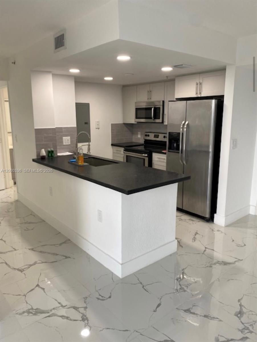 816 NW 11th St # 902, Miami FL 33136 photo 3