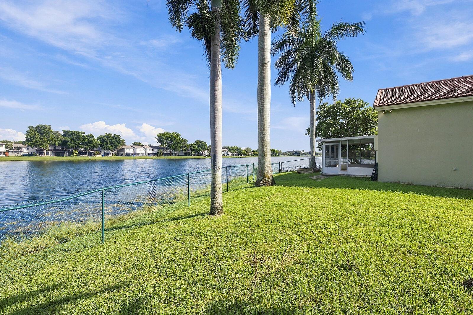 10627 NW 7TH Street, Pembroke Pines FL 33026 photo 5