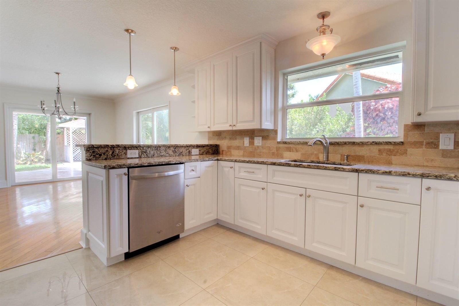 949 GREENSWARD Lane, Delray Beach FL 33445 photo 4