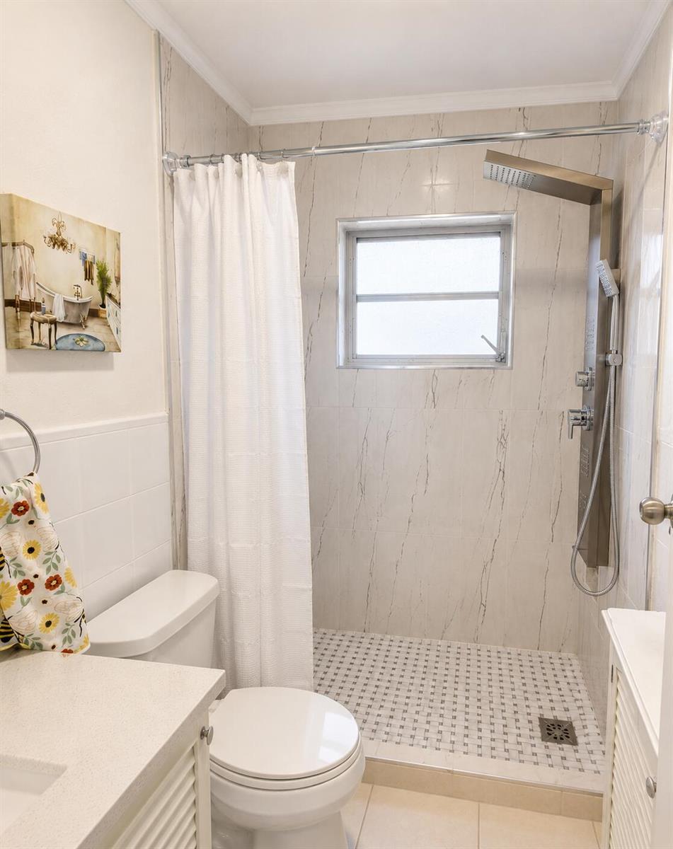 1450 ATLANTIC SHORES Boulevard # 212, Hallandale Beach FL 33009 photo 2
