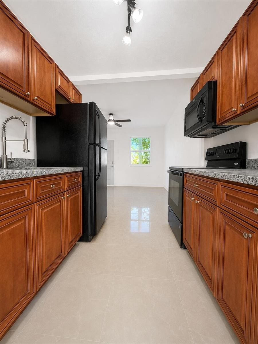 5264 NE 20th Ave, Pompano Beach FL 33064 photo 4