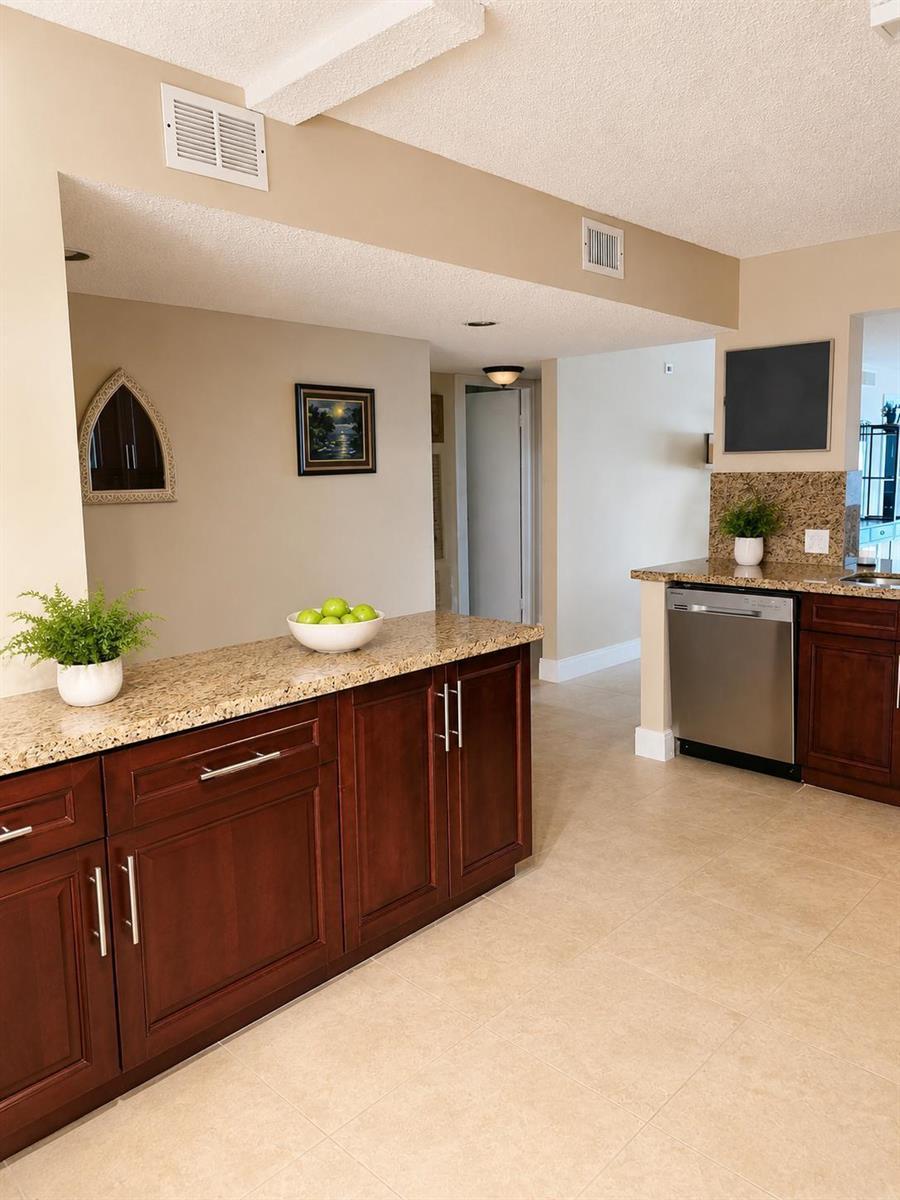 5574 Witney Drive # 206, Delray Beach FL 33484 photo 3
