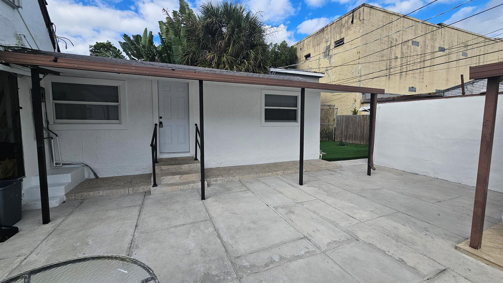 425 Ardmore Road, West Palm Beach FL 33401 photo 2