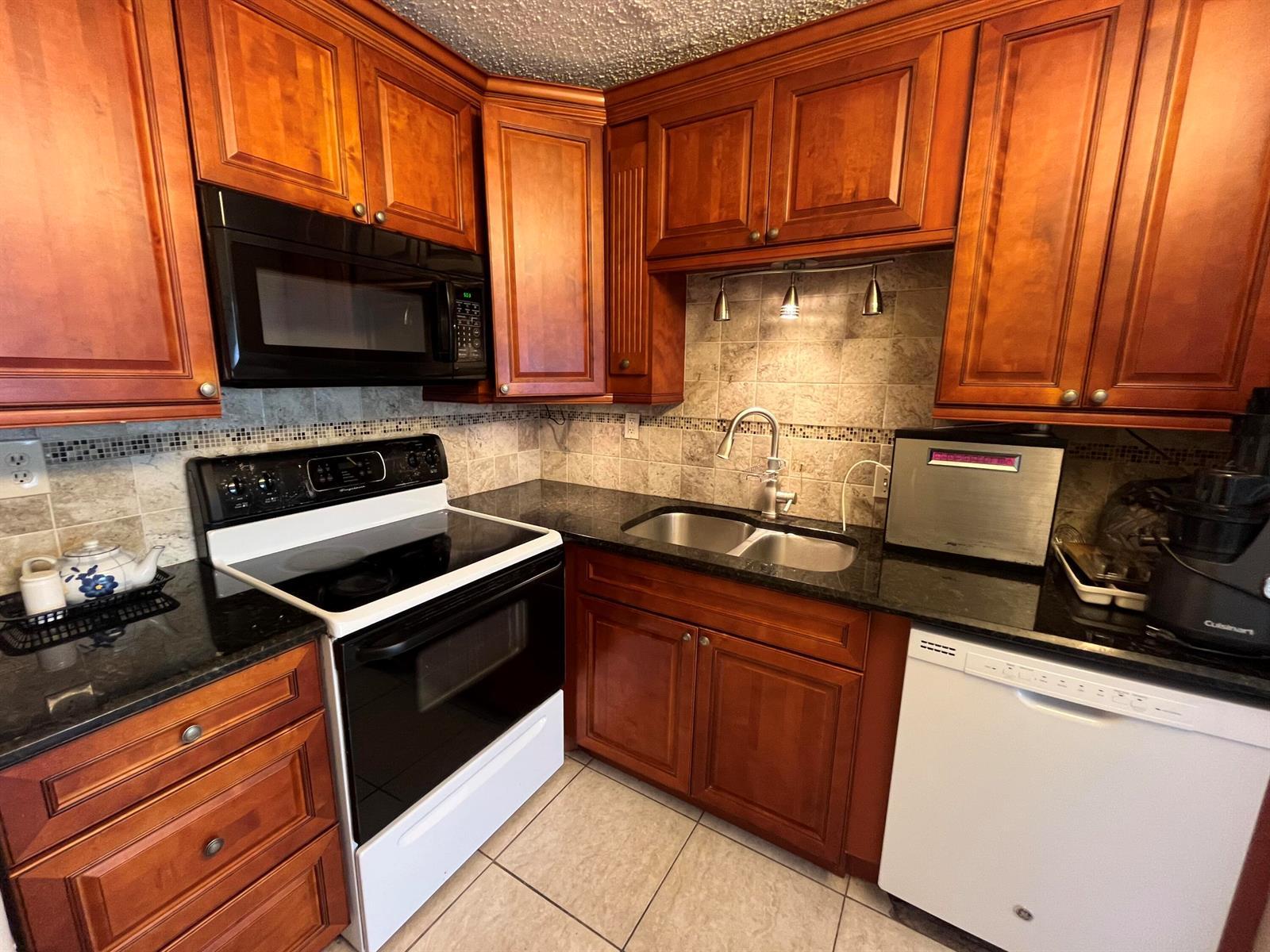 7 FLANDERS A, Delray Beach FL 33484