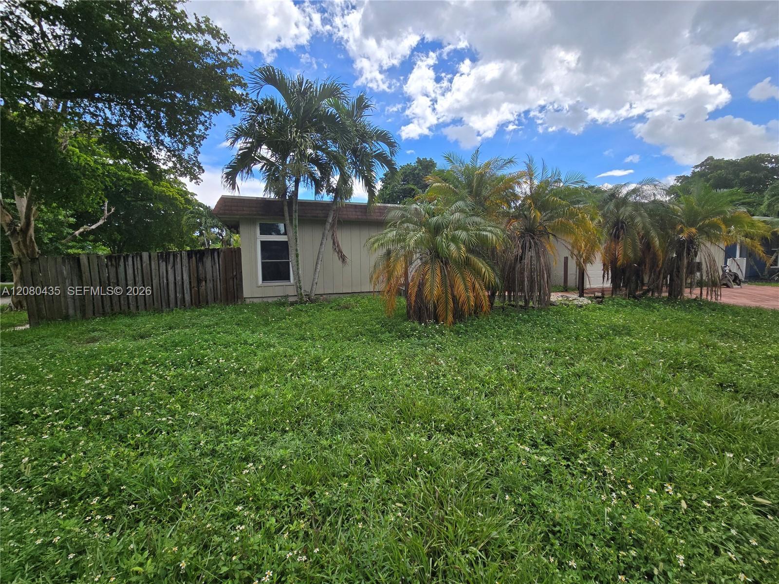 7912 NW 73rd Ave, Tamarac FL 33321 photo 2