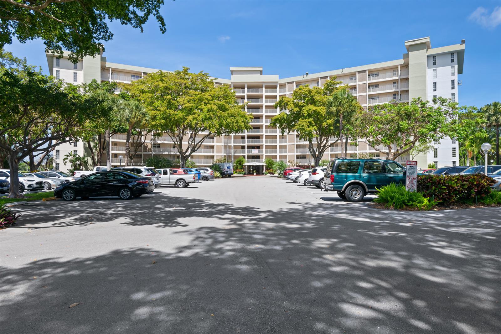 3051 N COURSE Drive # 211, Pompano Beach FL 33069