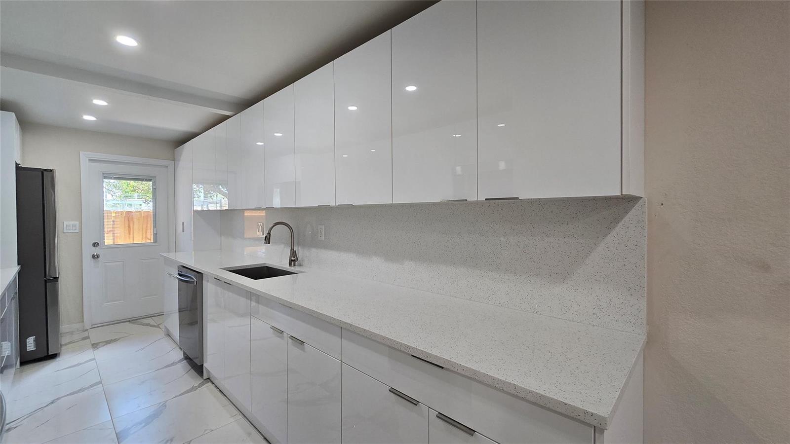2421 N 40TH Avenue # 107, Hollywood FL 33021 photo 5