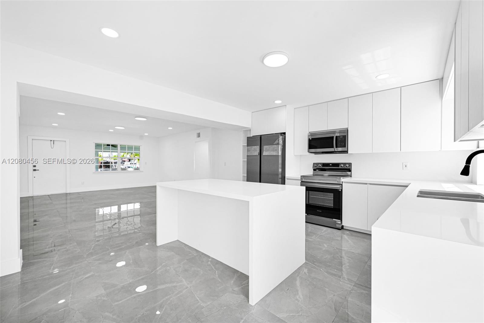 4040 SW 108th Ave, Miami FL 33165 photo 4