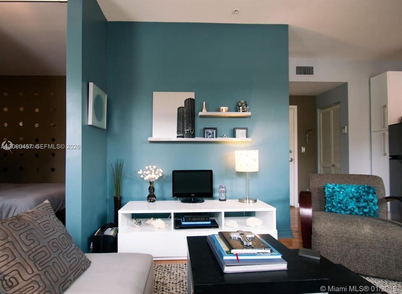 1521 Lenox Ave # 203, Miami Beach FL 33139 photo 3