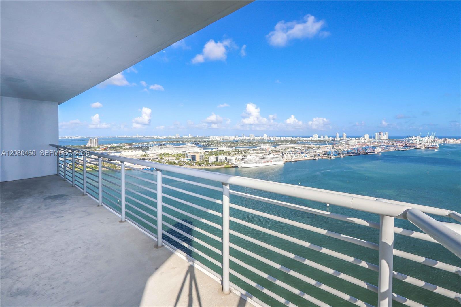 335 S Biscayne Blvd # 3709, Miami FL 33131 photo 3