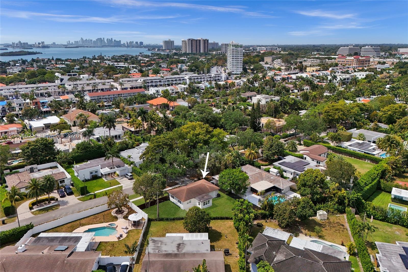 2125 Alamanda Dr, North Miami FL 33181 photo 4