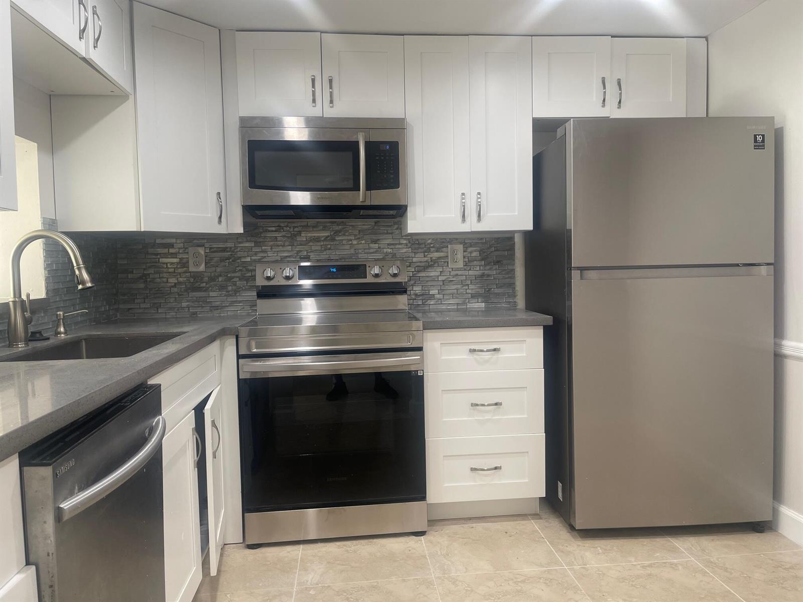 6301 N University Drive # 118, Tamarac FL 33321 photo 3