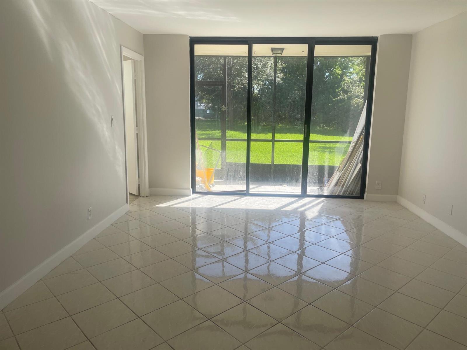 6301 N University Drive # 118, Tamarac FL 33321