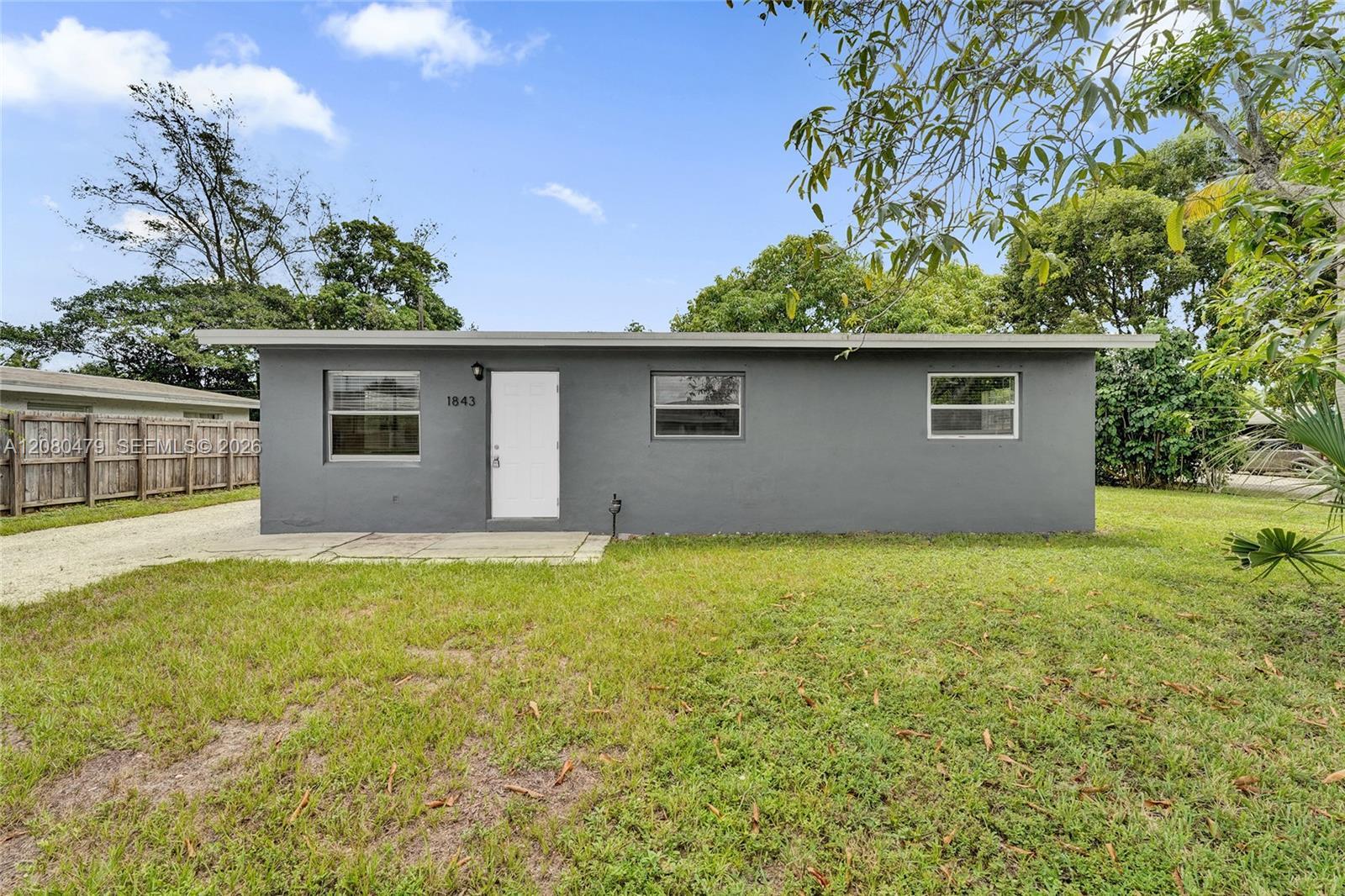 1843 Lauderdale Manor Dr, Fort Lauderdale FL 33311 photo 4
