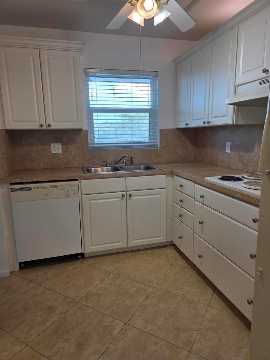 6600 ROYAL PALM Boulevard # 304B, Margate FL 33063 photo 5