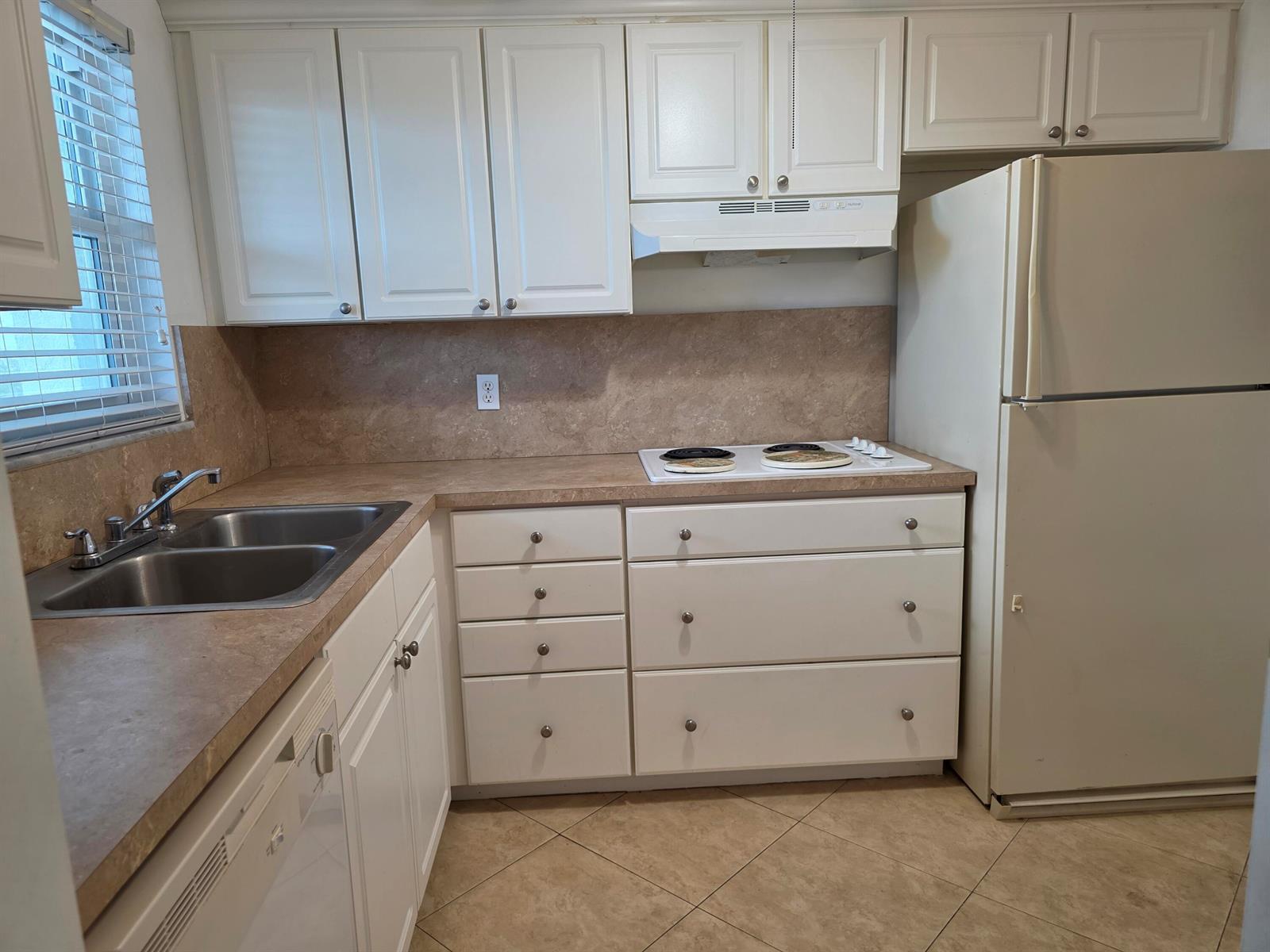 6600 ROYAL PALM Boulevard # 304B, Margate FL 33063 photo 4