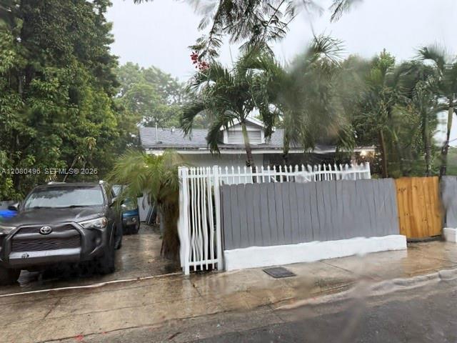 812 NW 29th Ter, Miami FL 33127 photo 2