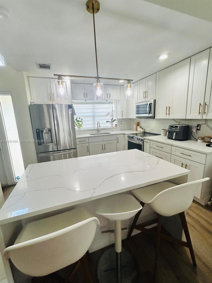 7342 NW 38th Pl, Coral Springs FL 33065 photo 2